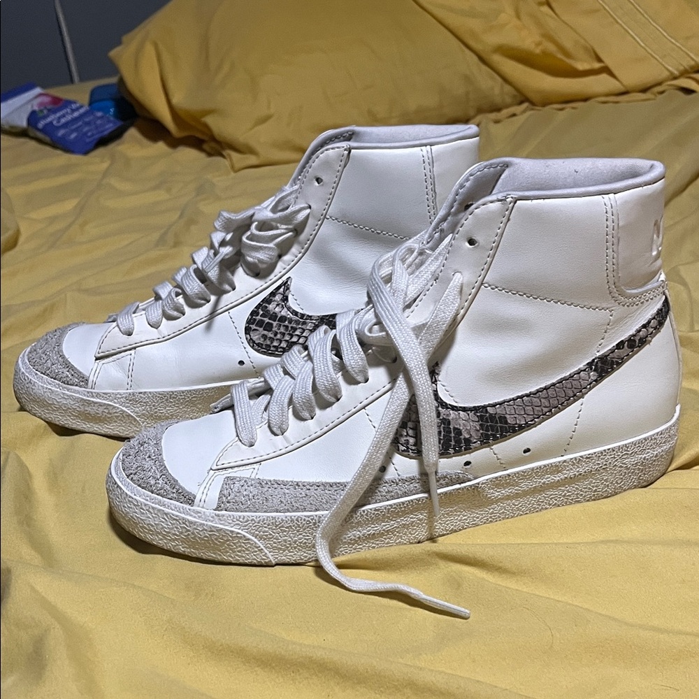 Nike Women's White and Gray High-Top Sneakers